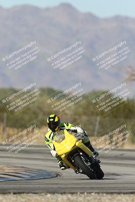 media/Dec-01-2025-Moto Forza (Mon) [[2daa91e15f]]/2-Intermediate Group/Session 3 (Turn 3)/